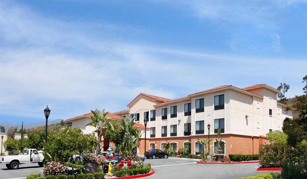Holiday Inn Express & Suites - Lake Forest, An Ihg Hotel Exteriör bild