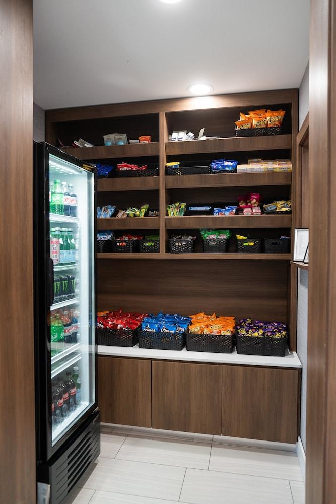 Holiday Inn Express & Suites - Lake Forest, An Ihg Hotel Exteriör bild